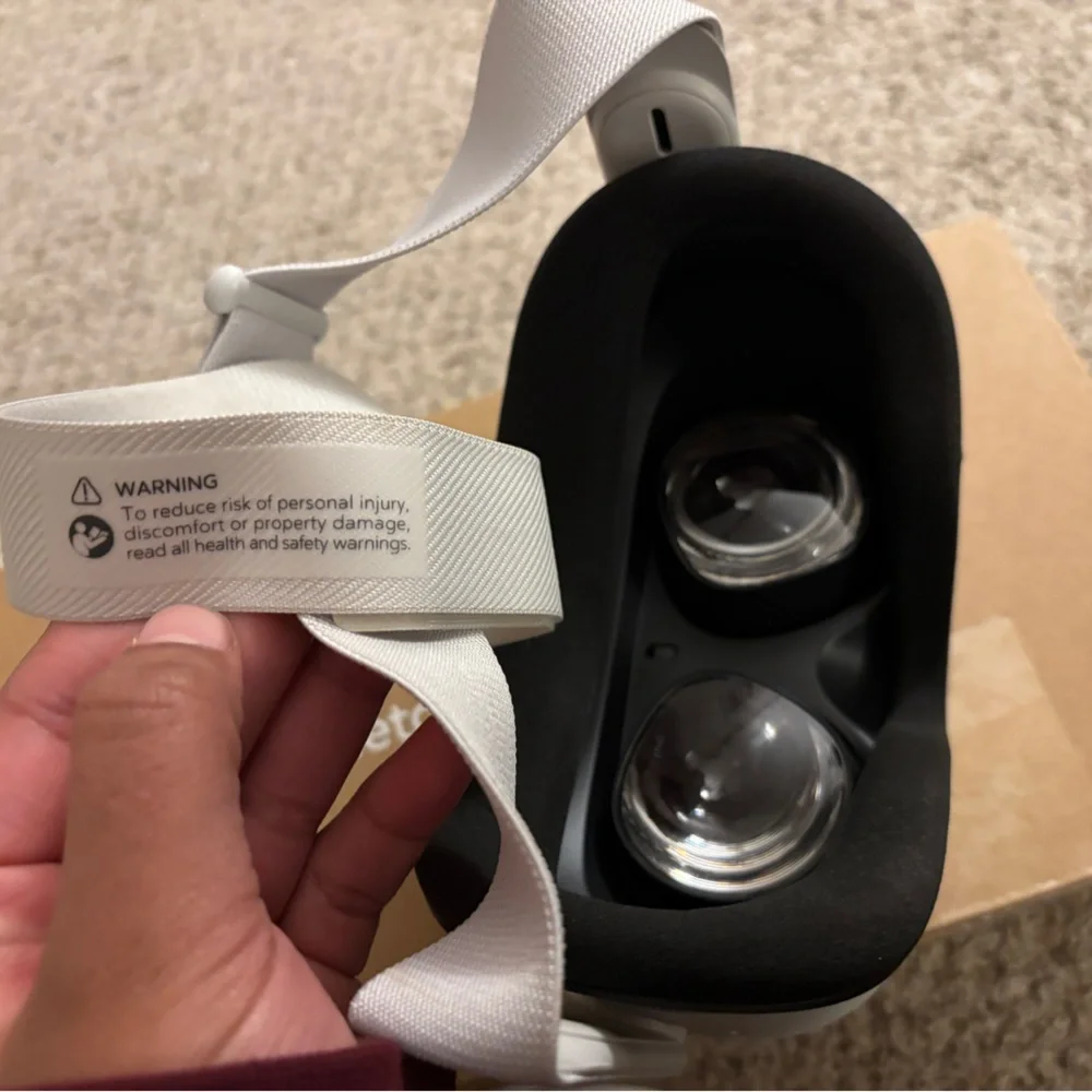 META QUEST 2 IMMERSIVE ALL IN ONE VIRTUAL REALITY HEADSET